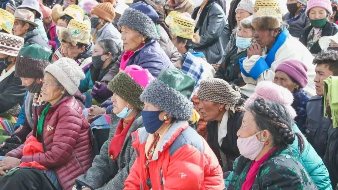 协格尔镇曲下村农牧民专业合作社举行首次 分红仪式