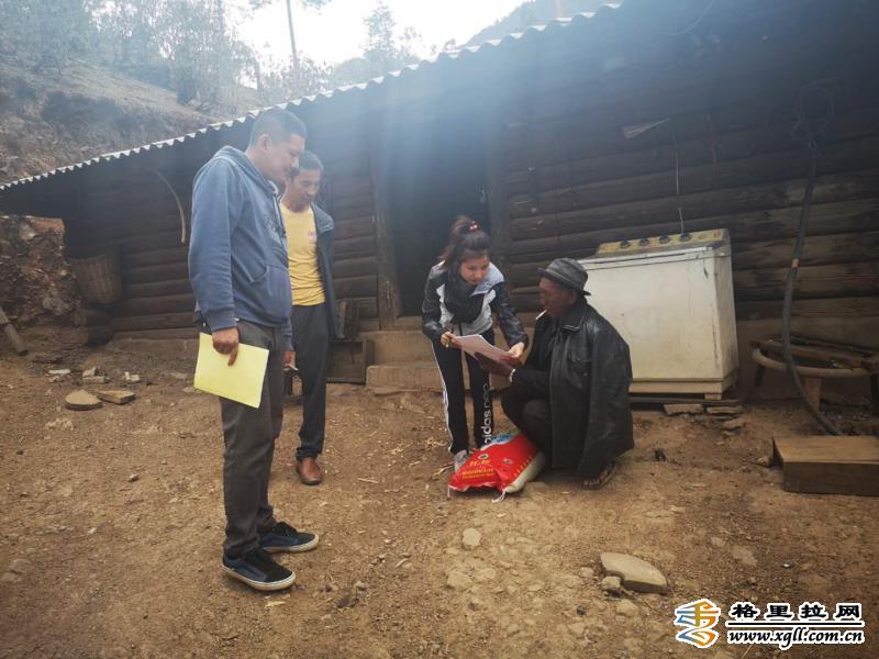 驻村工作队员杨烨虽为异乡人却把他乡作家乡