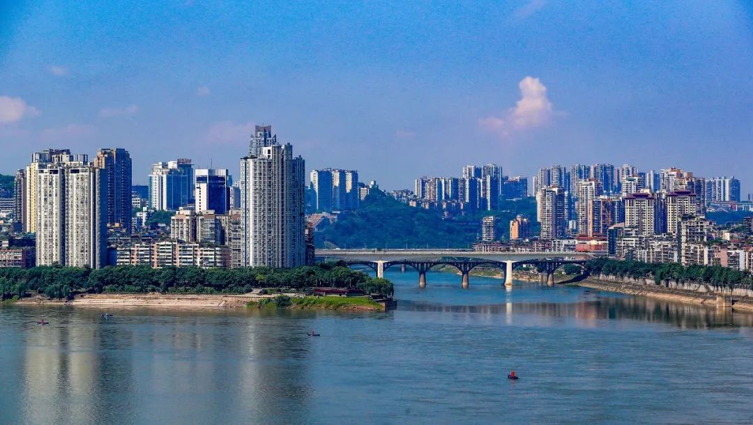 文明之光点亮醉美泸州