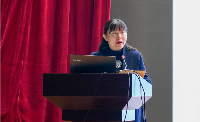 鼓楼小学校长郑虹分享新沂市第四中学领导娄德顺分享铜山中等专业学校