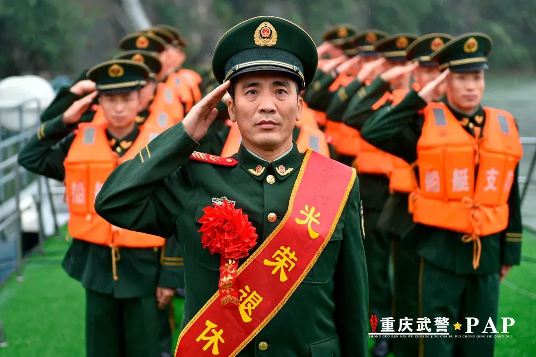 19:12中国人民武装警察部队重庆市总队政治工作部官方澎湃号重庆武警