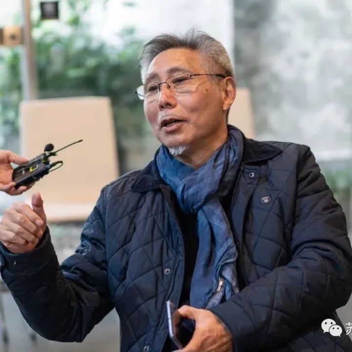 费振钟著名作家沈周是一个了不起的画家,他笔下的江南风貌更是灵动.