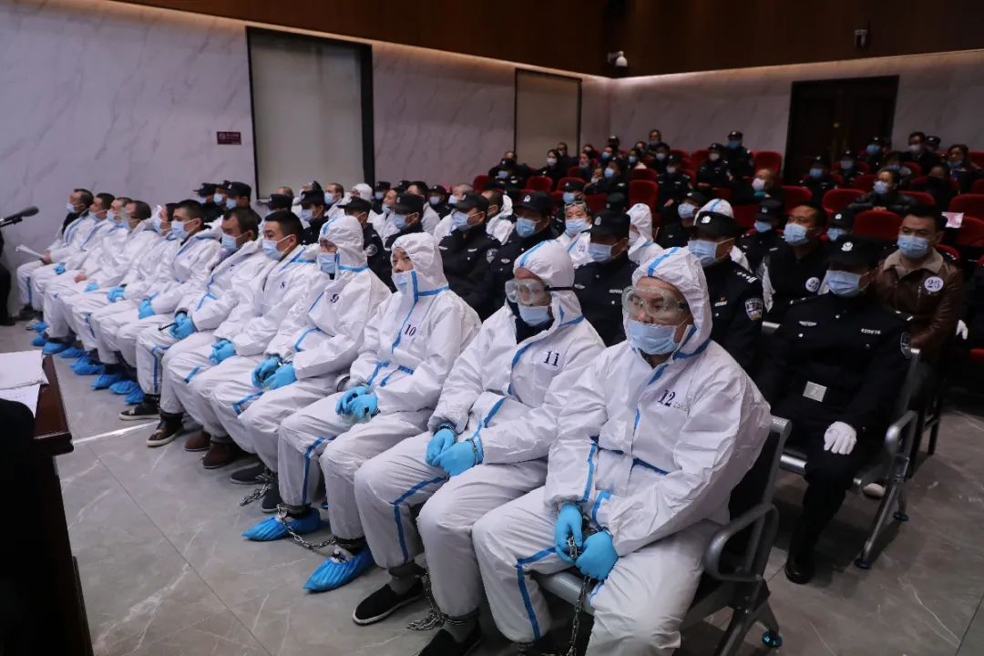 27人公开受审十堰这个涉黑团伙栽了