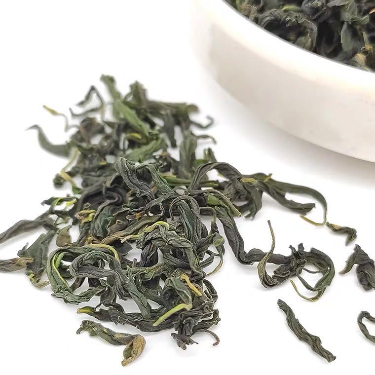 "十里皇翘"连翘茶采自沁水县十里大山深处野生连翘灌木的早春嫩芽