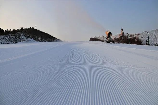 房山阎村滑雪场图片