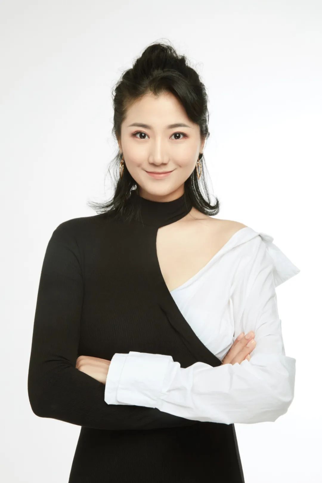 原上海警备区政治部青年歌手师从著名抒情花腔女高音李棠教授参演作品