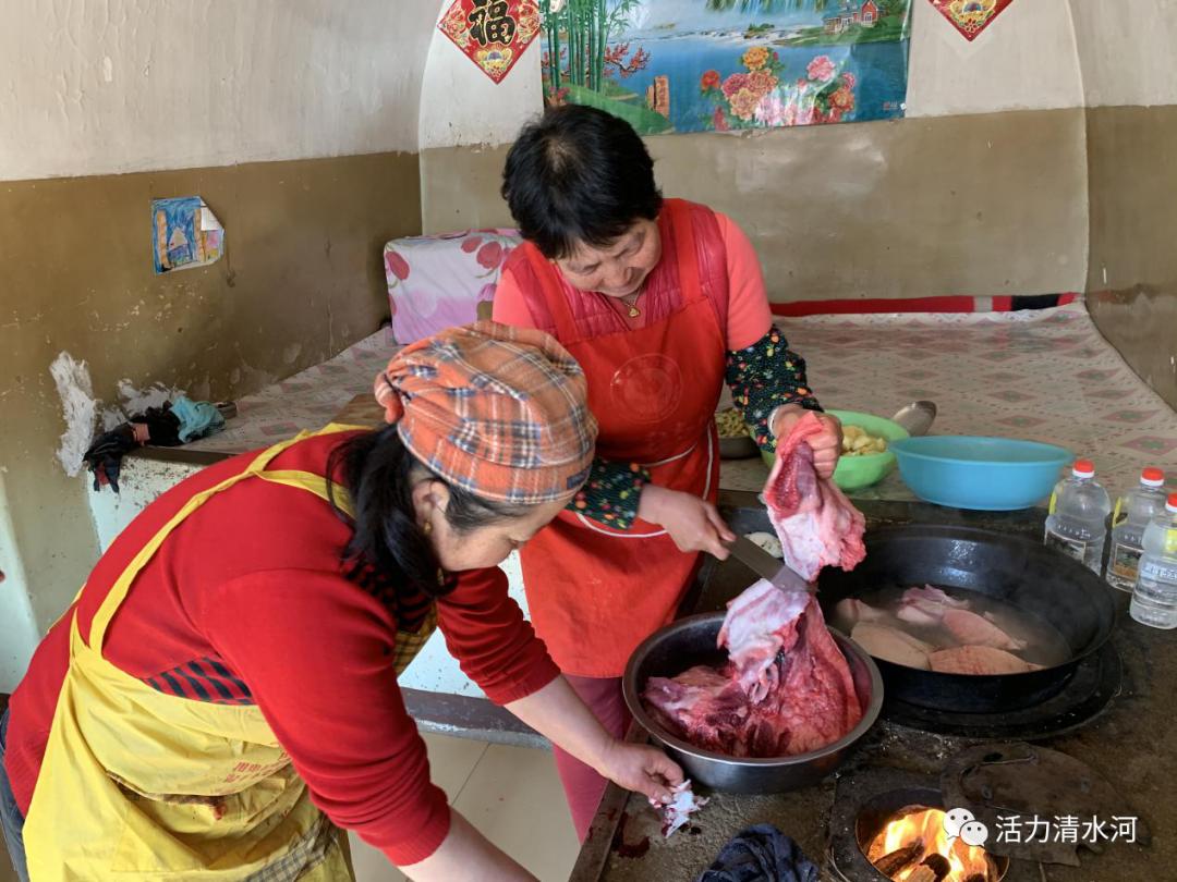 爱上内蒙古吃在清水河之九大锅浓情杀猪菜