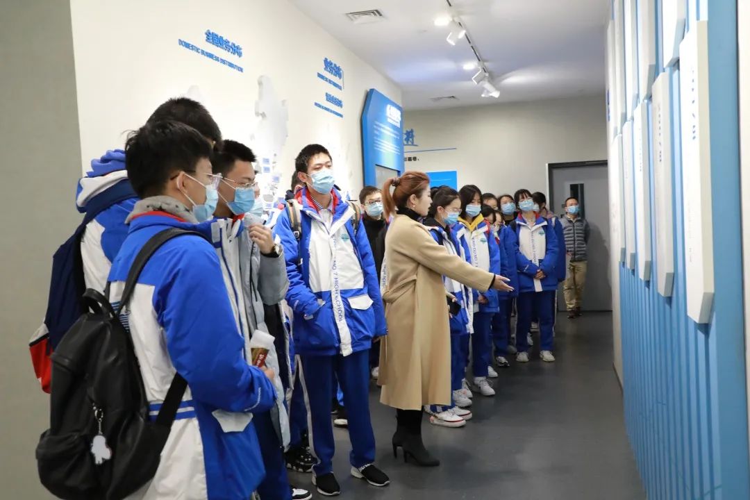成都七中学子湖南人文学院参观学习活动