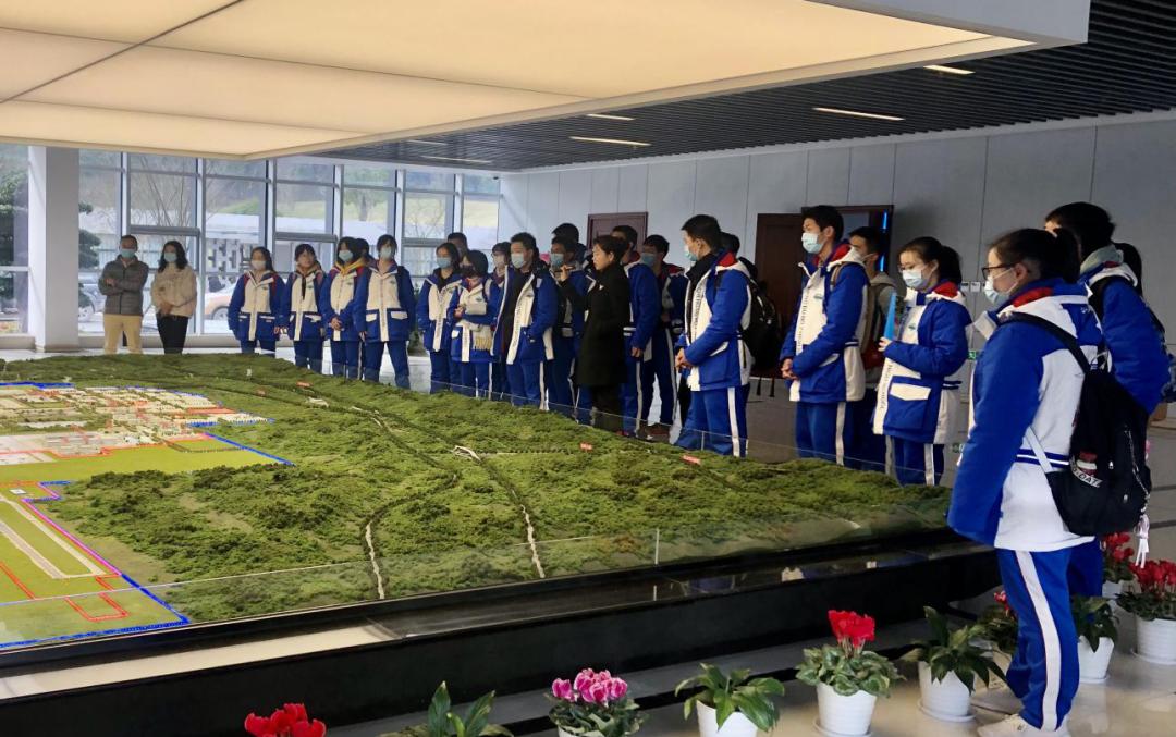 成都七中学子湖南人文学院参观学习活动