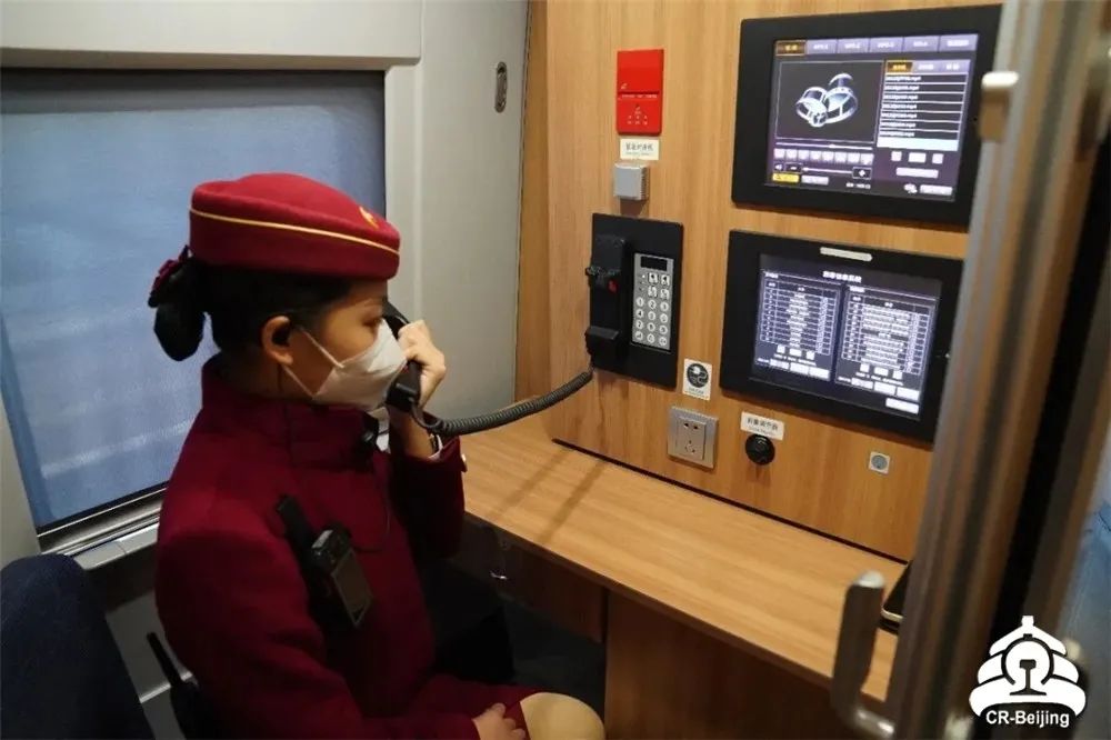 高铁不设广播员甜美的播音从哪儿来