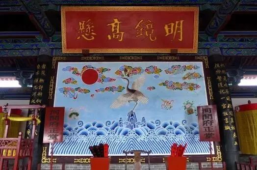 为了弘扬和强调公正执法,作为古代的司法审判场所,衙门公堂的装饰也极