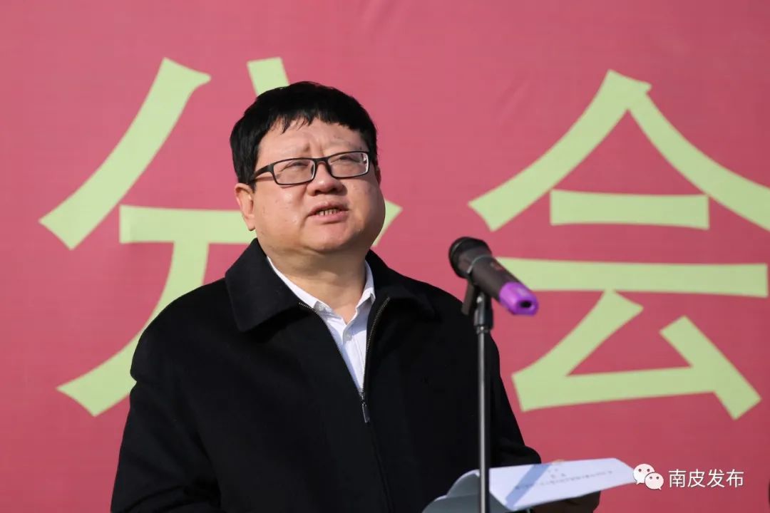 县领导赵亮,刘金星,陈国帮,刘席纲,张立忠,肖江普,李玉鹏,徐遵友出席