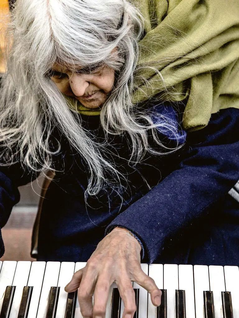 20岁出发冒险,40岁重新开始,80岁继续流浪