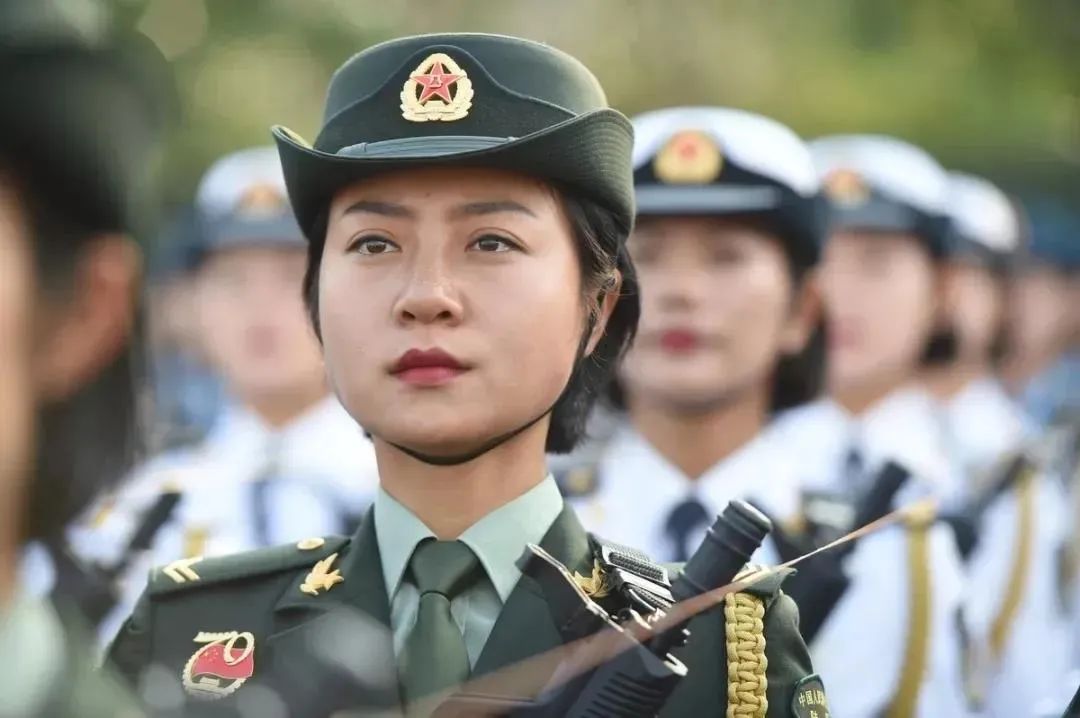 (武警共60名女兵)成为国庆阅兵女兵方阵一员2019年经过层层选拔武警