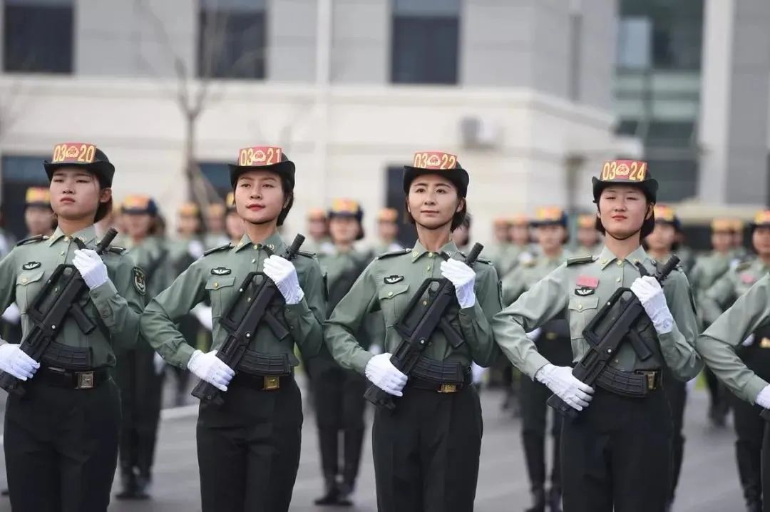 (武警共60名女兵)成为国庆阅兵女兵方阵一员2019年经过层层选拔武警
