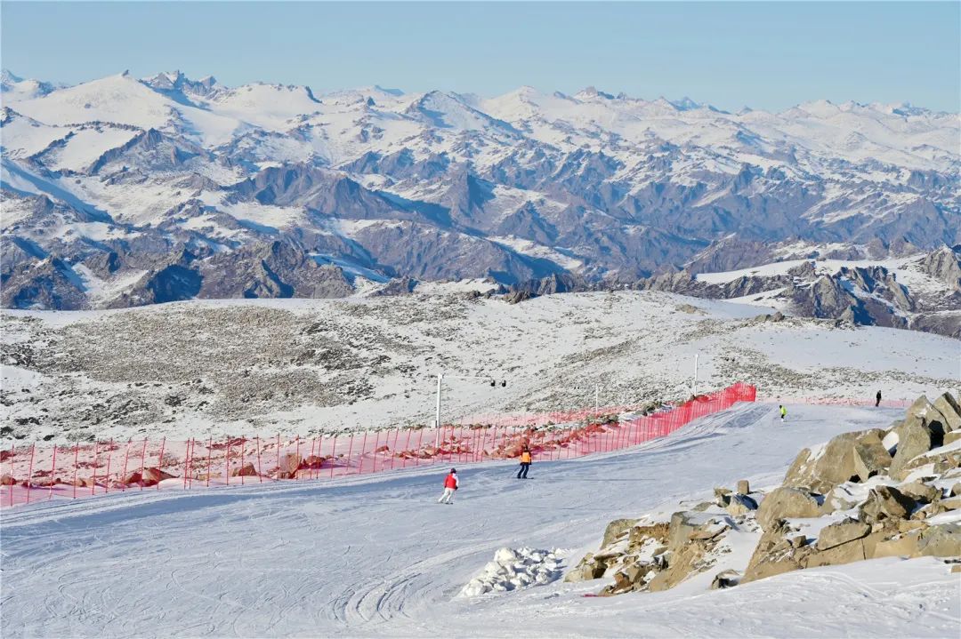 特別是阿勒泰市將軍山滑雪場,可可托海國際滑雪場被國家體育總局列為