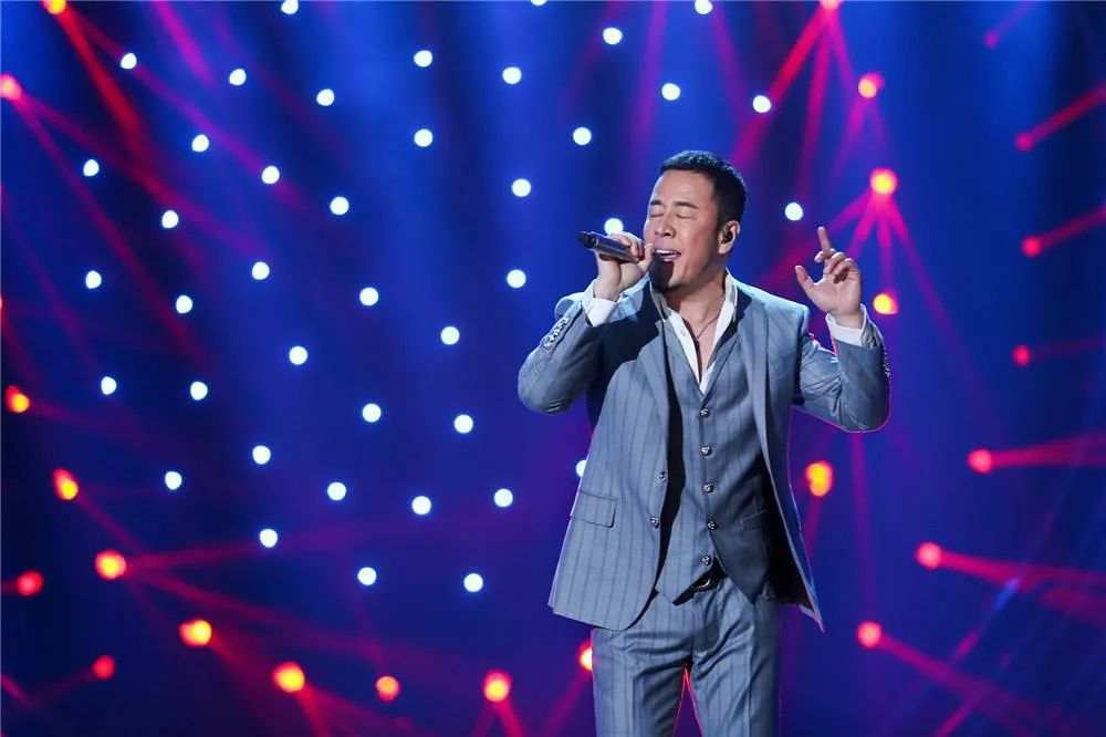 48岁杨坤住进豪宅之后的日子