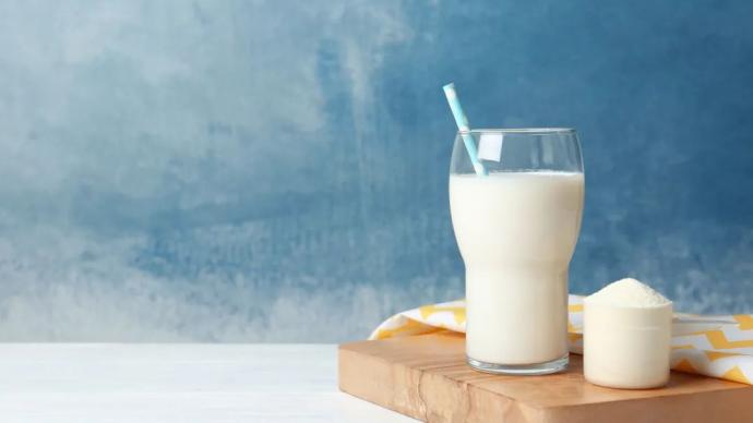 要控糖减脂，运动后喝运动饮料还是喝奶？