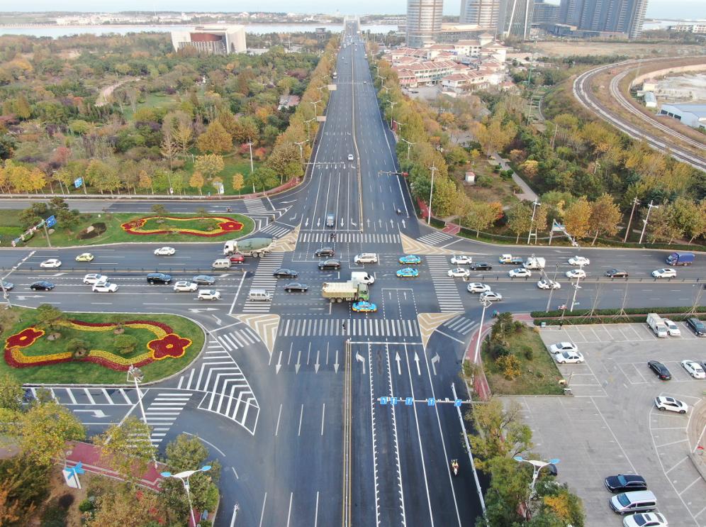 坚持试点先行,循序渐进,先行对泰安路与北京路,淄博路与北京路,烟台路