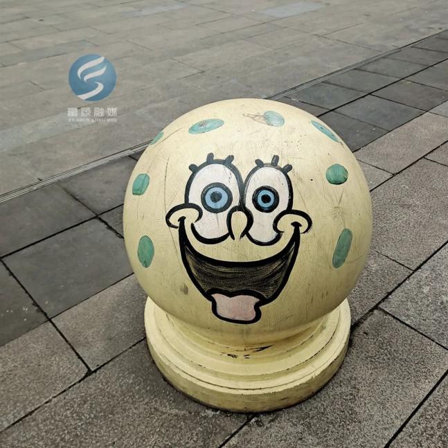 小黄人,皮卡丘海绵宝宝,机器猫瞬间被"激活"了一个个原本灰蒙蒙的石墩