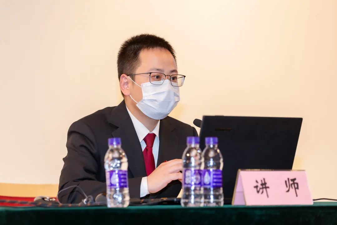 带队,审判监督庭法官崔宇航,宋鹏及法官助理杨振组成的四人宣讲团