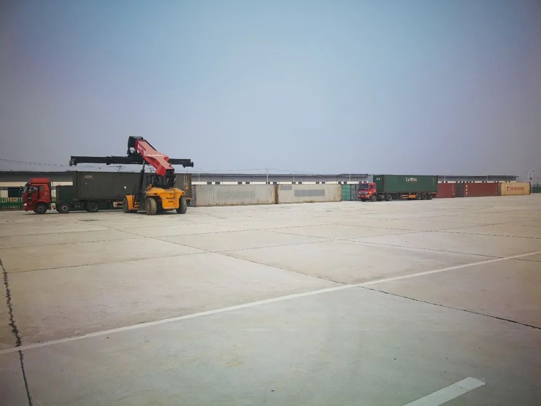 临沂港集装箱场站项目启动试运行