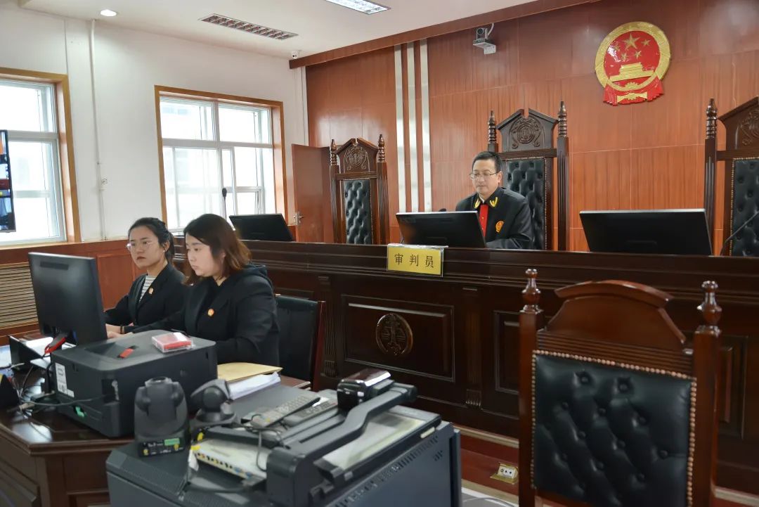 人远在外地无法到庭参加应诉"云上法庭"来助力法官在线开庭审理"原告