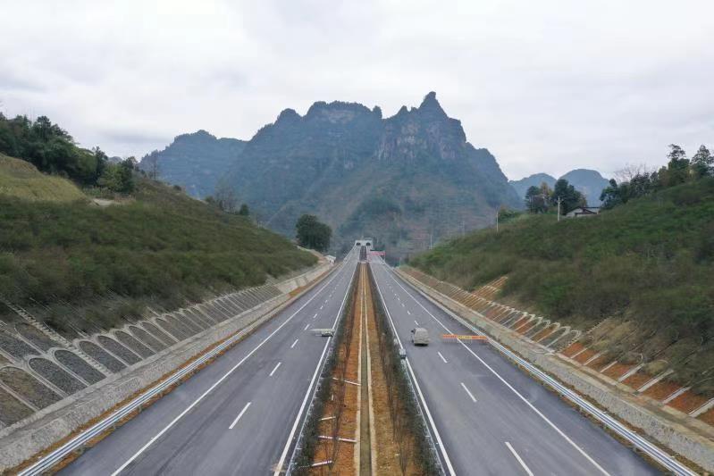 石黔高速60公里先行段年底将通车