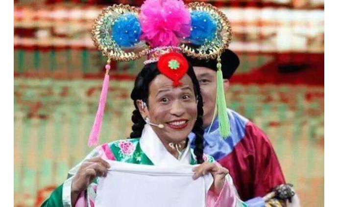 辽宁老师上课教学生扭大秧歌,老带劲了!