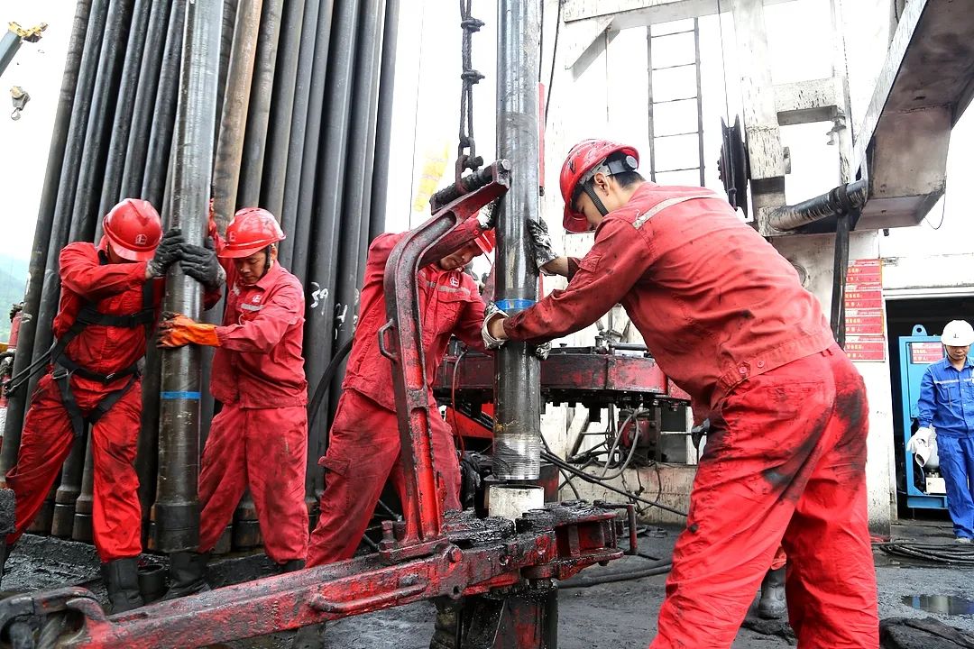 突破涪陵工区单支钻井队年进尺首破3万米大关