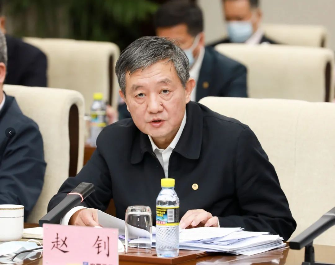 赵钊就贯彻落实会议精神强调,要抓好学习传达,提高思想认识,充分认识