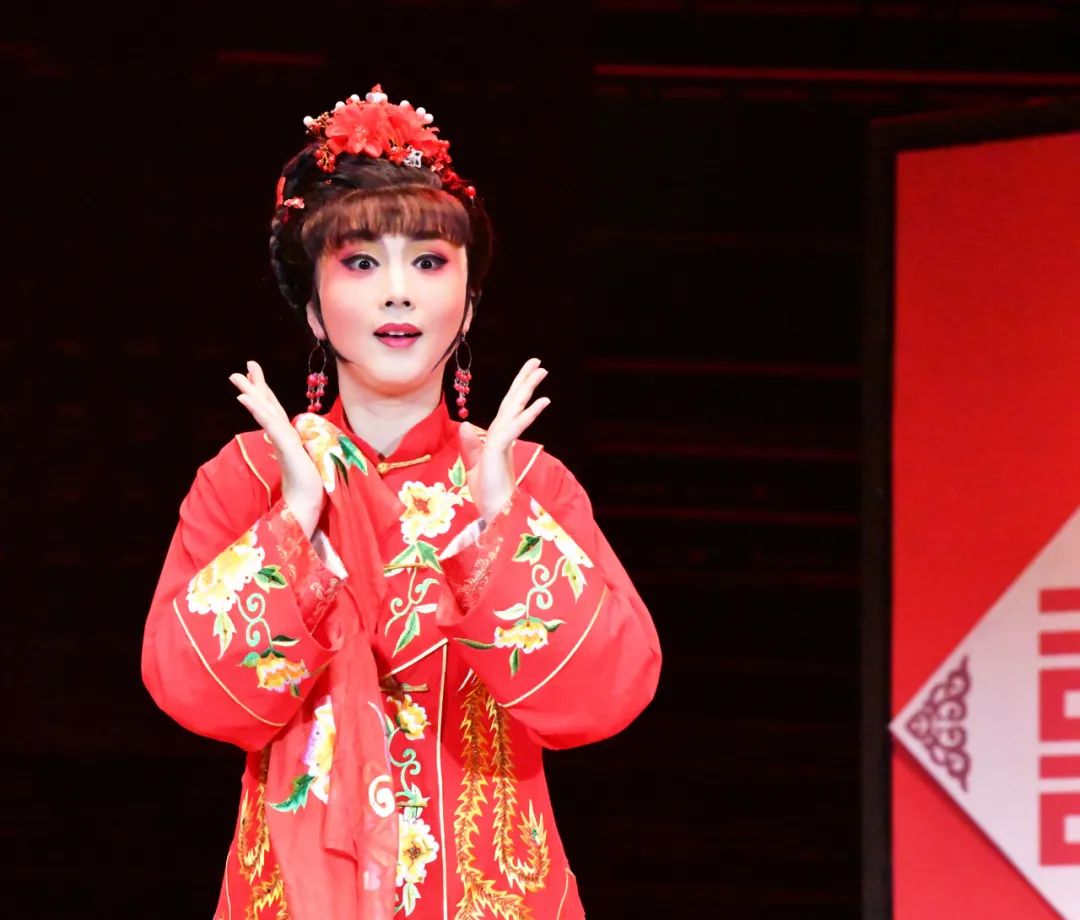 《美女涅槃记》高清剧照心地善良的姑娘胡翠花,因相貌丑陋嫁给了外号