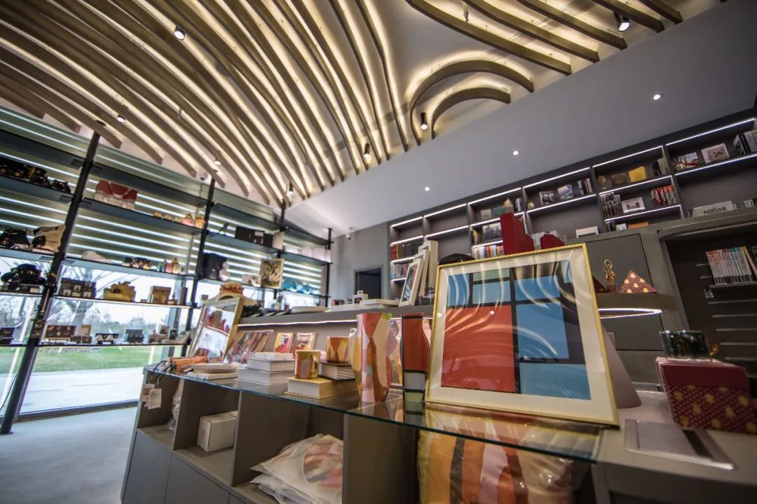 有咖啡有书香九棵树艺术书店12月12日盛大开幕