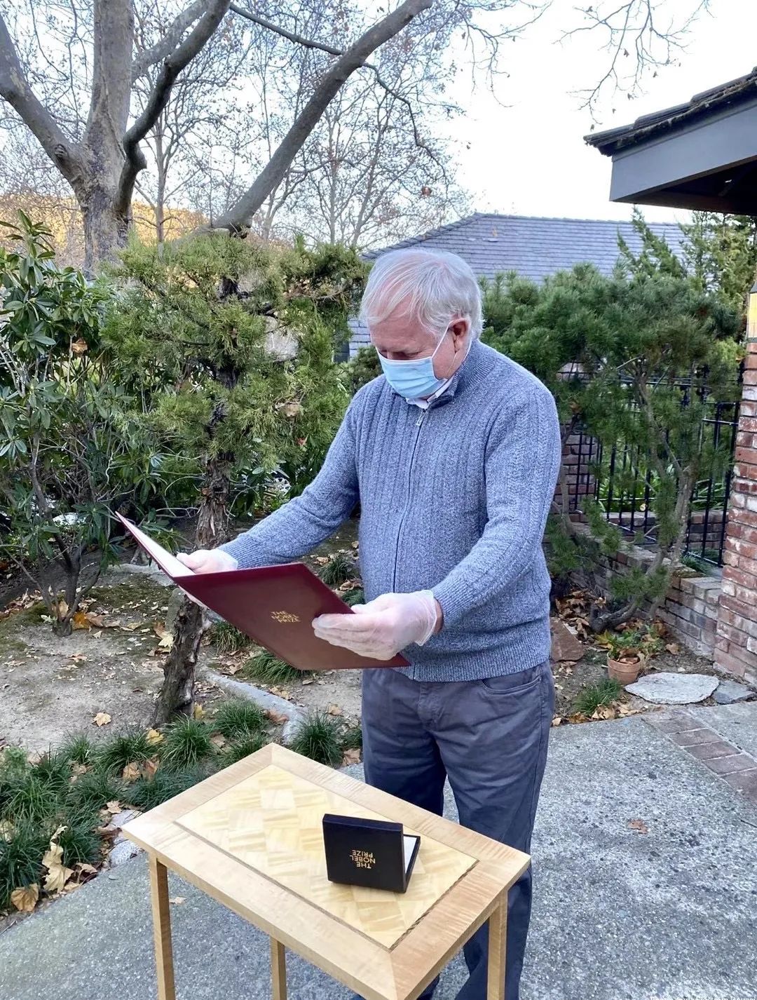 诺贝尔日顶科协老友阿尔特又上新段子