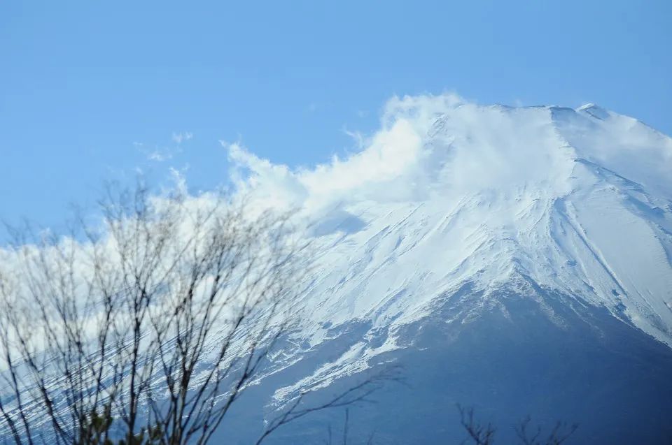 太宰治：从十国垭所见的富士山，高且景色好