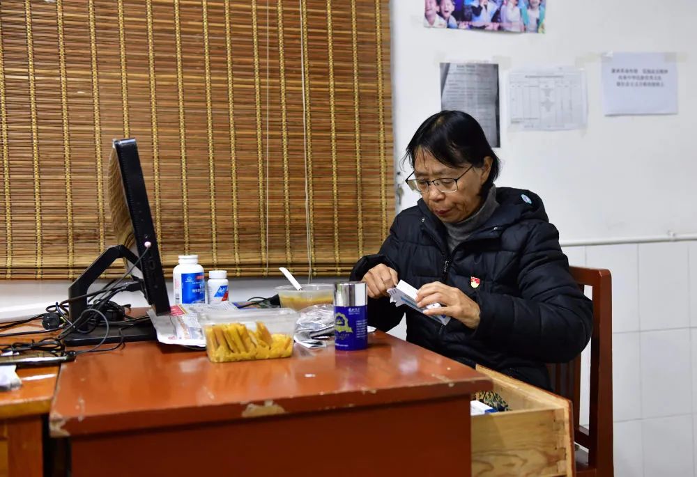 请锁定今晚21时央视时代楷模发布厅将发布张桂梅同志先进事迹