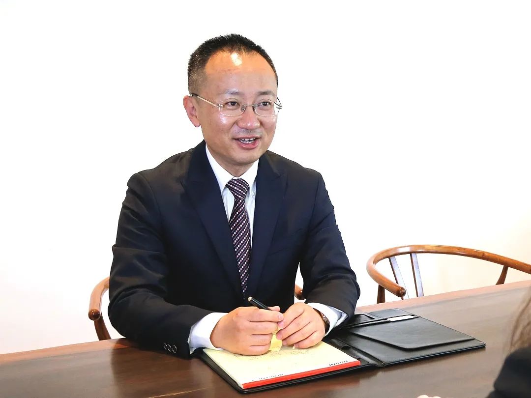 向身边的榜样学习为ta们点赞劳模篇