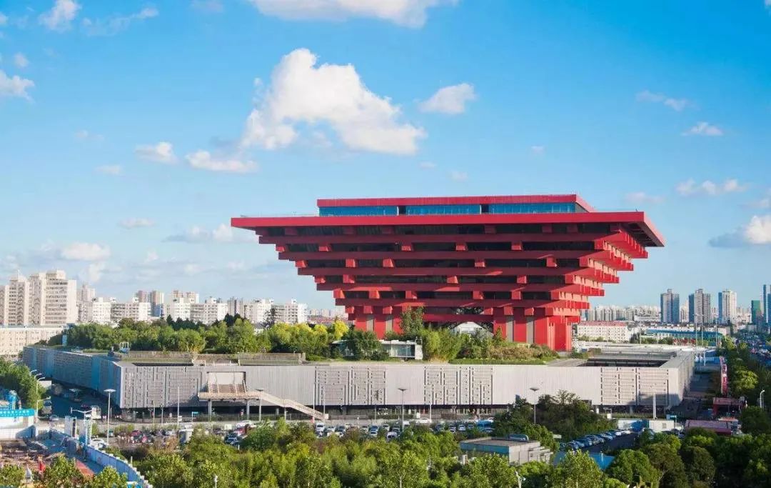 从300多份投稿中脱颖而出他的设计成就了世博会东方之冠