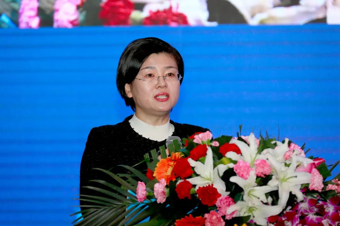在专题活动的第一环节,艾凌宇,薛江炤,张永胜先后发表致辞.
