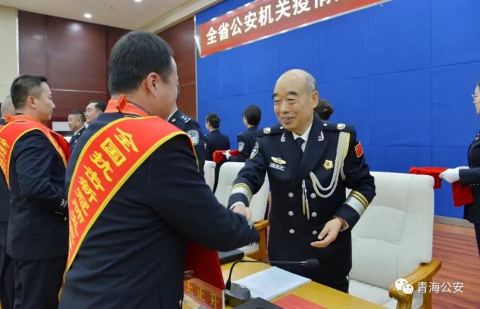 王正升在全省公安机关表彰大会上强调 以"稳"的定力"进"的锐气"好"的