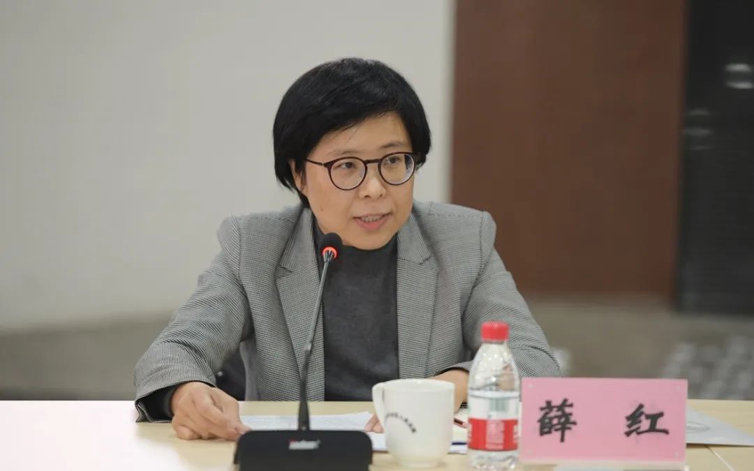 丰台区委统战部分管日常工作的副部长,区台办主任薛红对"民营企业产权