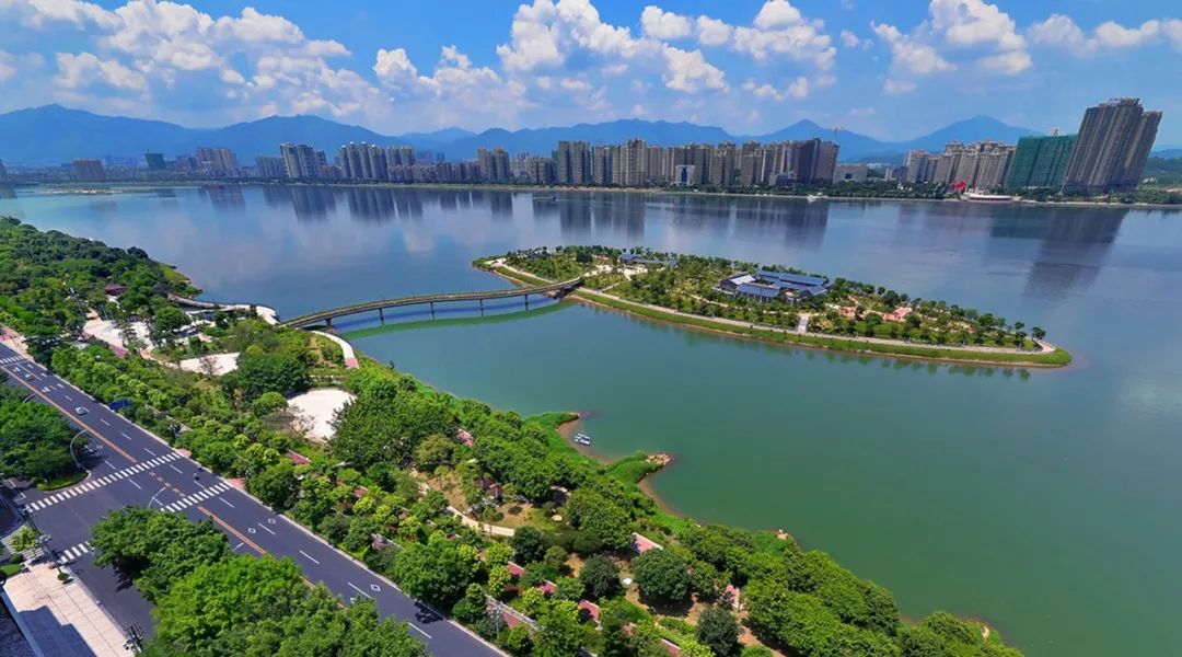 图丨《清远北江》摄影:谭宜伟