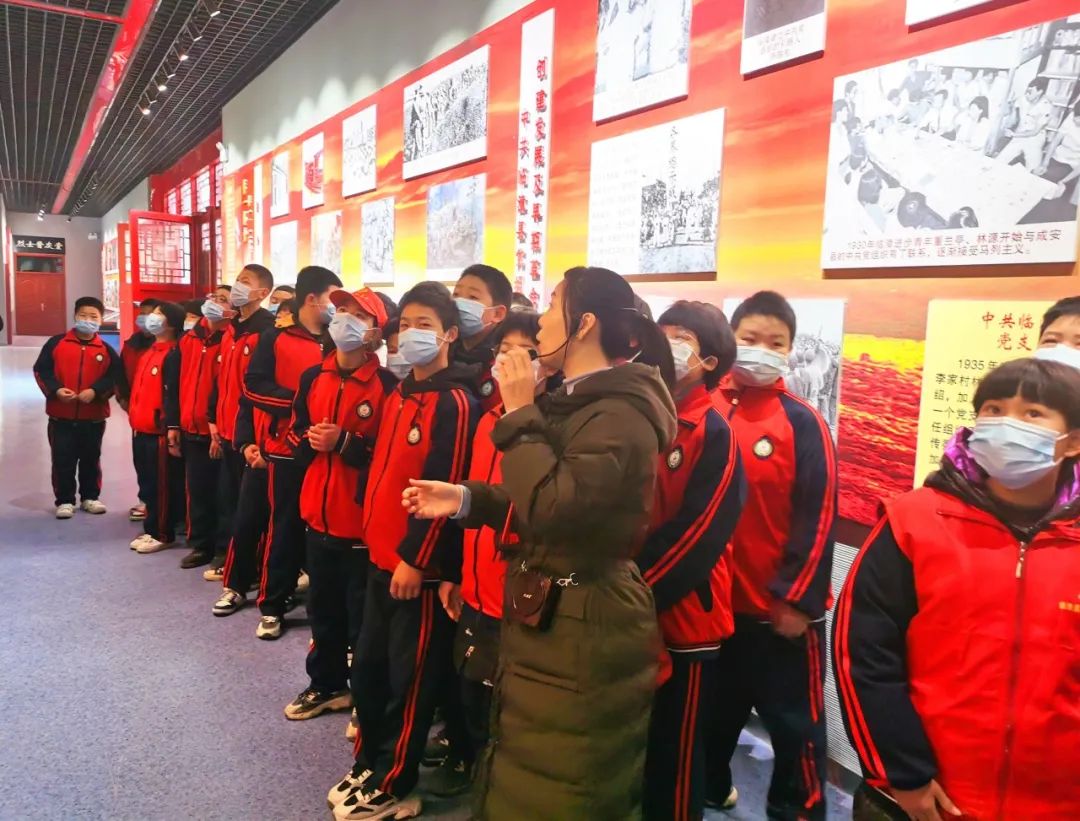 少年·红色记忆"活动每月开展两次,以此教育全县中小学生弘扬红色文化