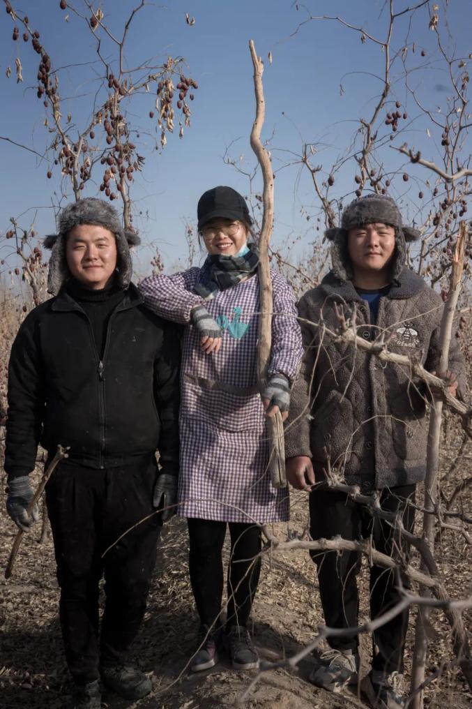 然而,出乎所有人意料的是,2017年,赵闫不顾家人反对,抛下了别人眼中的