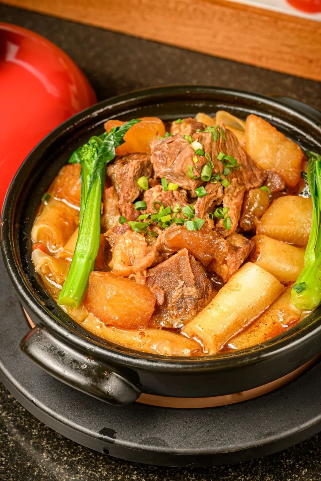 牛腩煲仔啫肠粉让人欲罢不能肉香,油脂香浑然一体咬下的顷刻间飙汁更