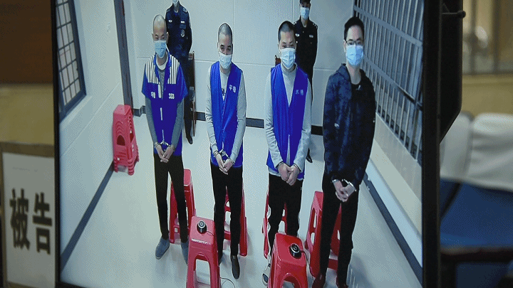 平南县817涉黑案4名漏网之鱼今日判刑