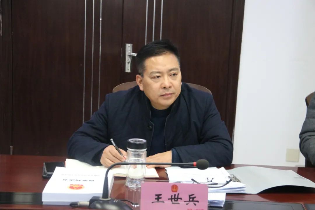 王世兵表示,代表委员们的意见建议反映了人民群众的心声,切合法院工作