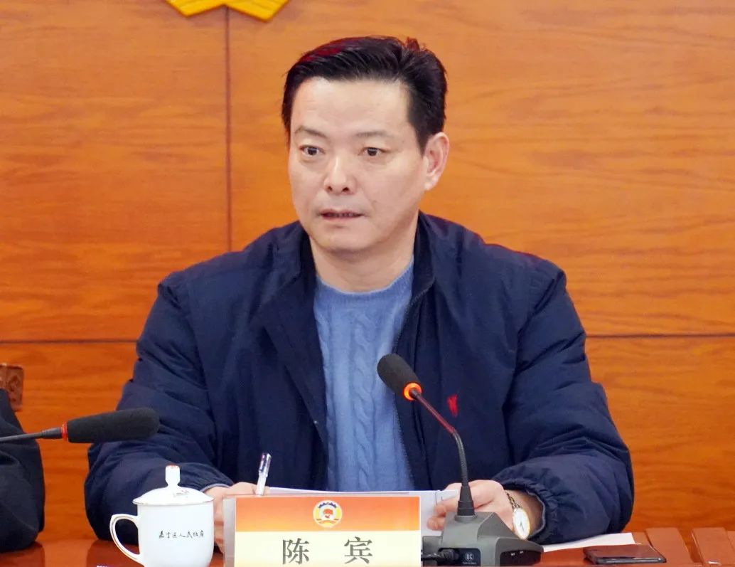 钱志刚副区长就近年来本区在提升教育质量,优化资源布局,推进健康城市