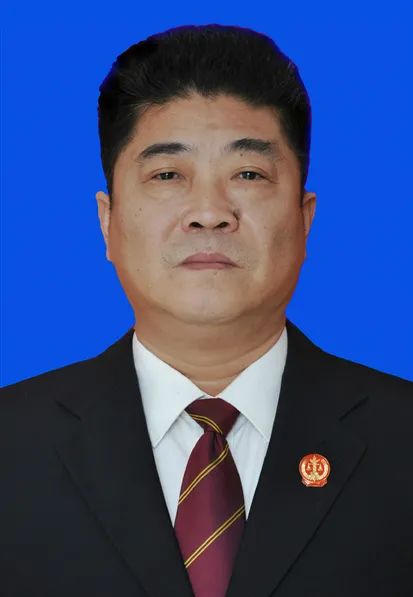 坐上时光机见证岁月变迁下的峰峰法院