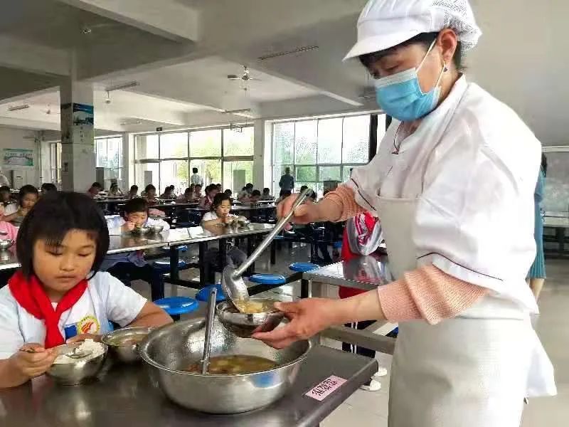 盘点东港农村中小学食堂吃的咋样